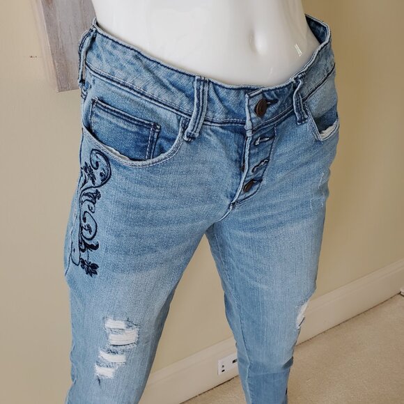 Black Daisy Graphic Print Relaxed Skinny Ripped Jeans SZ 7/28 - Picture 3 of 10